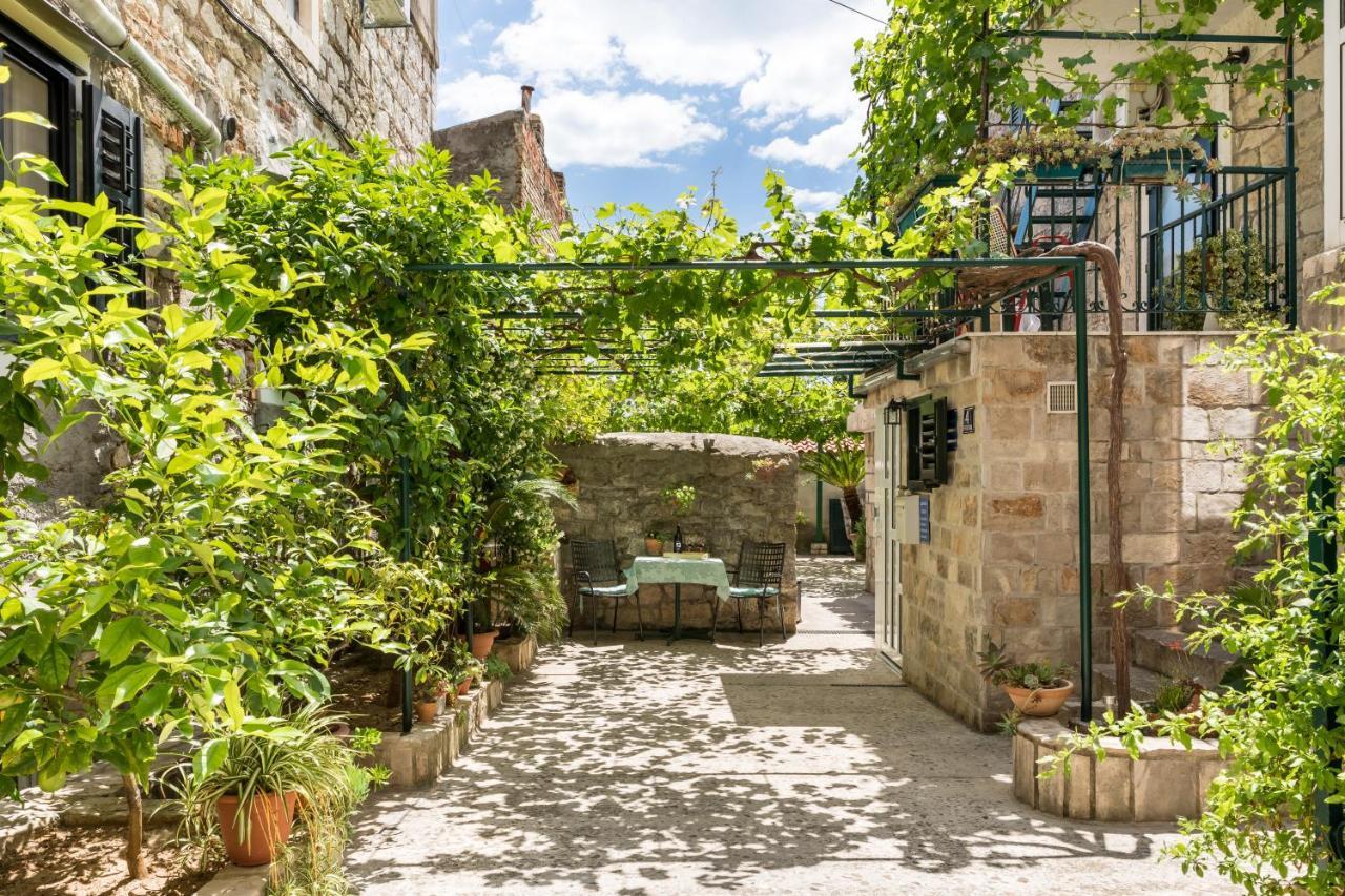 Luxury Apartment Silvana With Beautiful Garden Split Exteriör bild