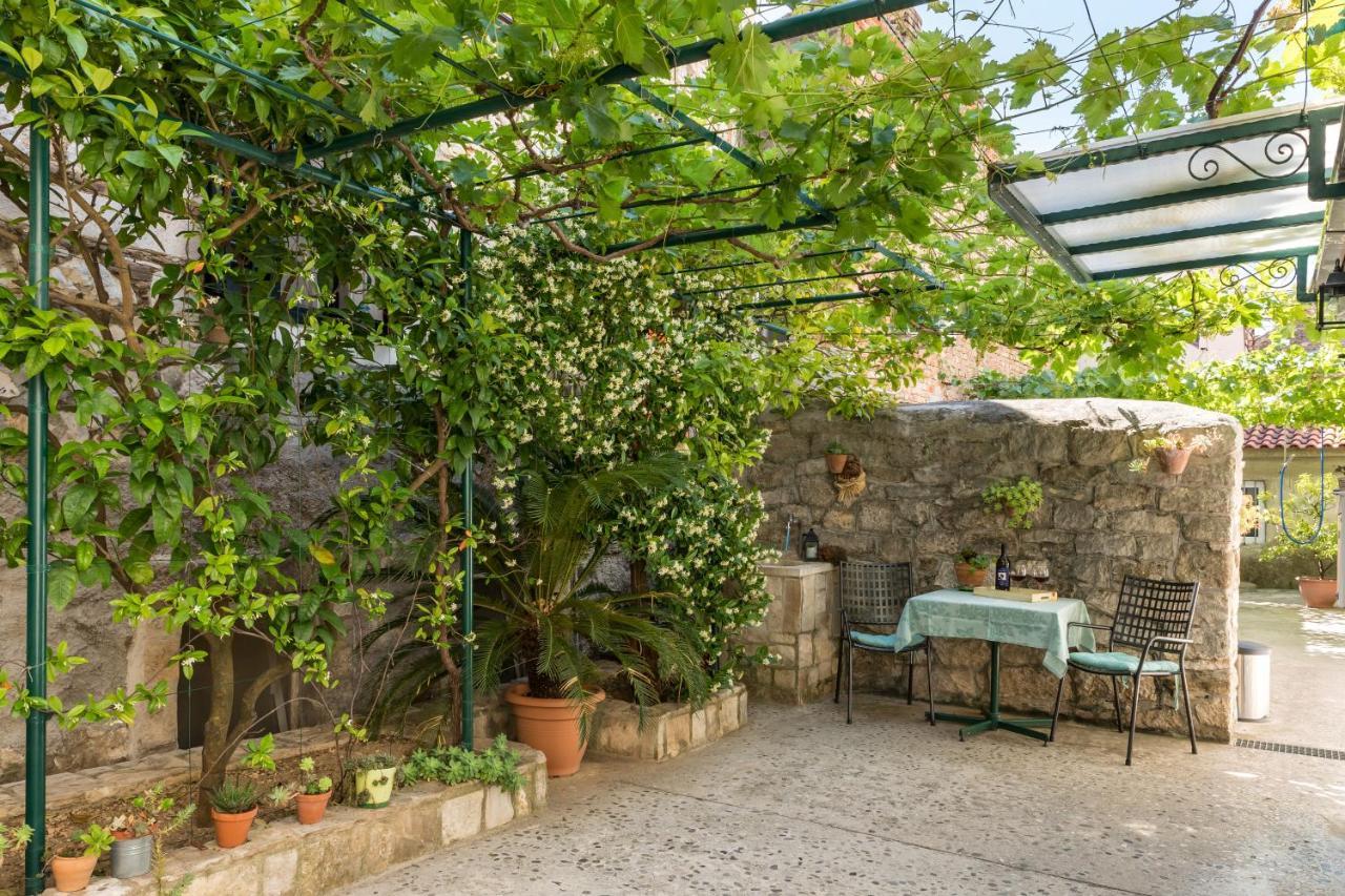 Luxury Apartment Silvana With Beautiful Garden Split Exteriör bild